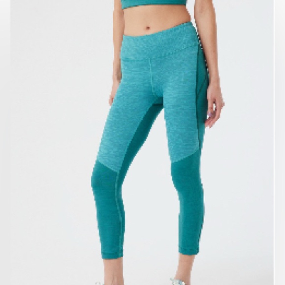 Outdoor Voices Move Free 3/4 leggings